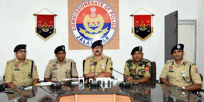 बॉर्डर पार आने वाले नशा-हथियारों की रोक के लिए पुलिस-BSF की हुई मीटिंग