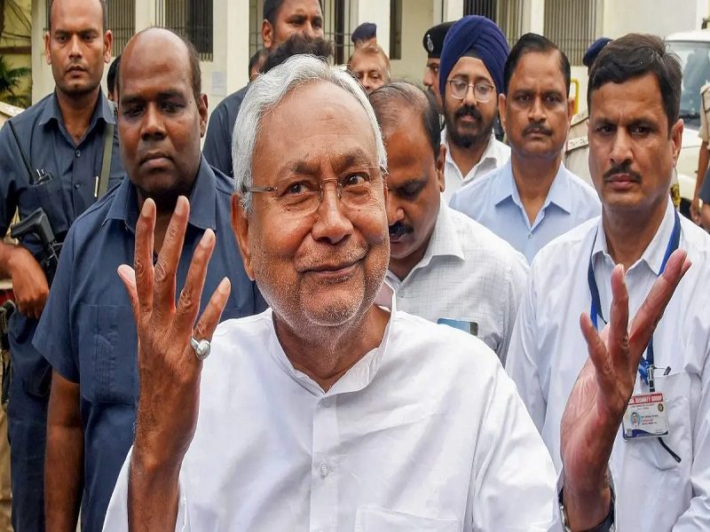 Nitish सरकार विश्वविद्यालय अधिकारियों के बैंक खातों से लेन-देन रोकने को लेकर राज्यपाल से टकराव की ओर बढ़ रही