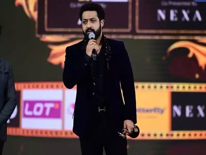 NTR Jr honored with Best Actor Award at South Indian International Movie Awards – Dainik Savera Times
