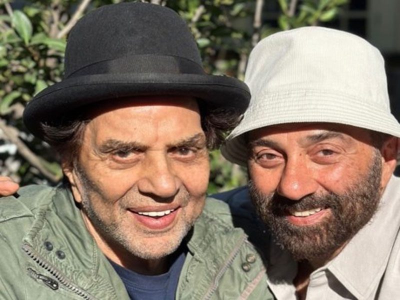 Sunny Deol shares selfie with ‘papa’ Dharmendra, sister Esha Deol’s comment goes viral – Dainik Savera Times