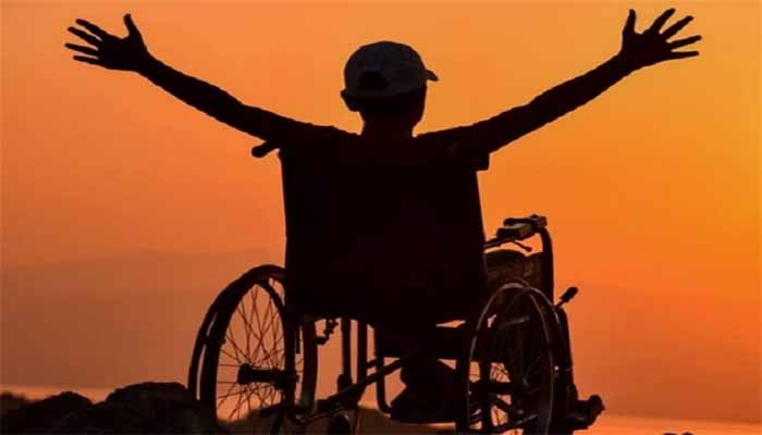 105 दिव्यांग छात्रों को वितरित किये गये उपकरण