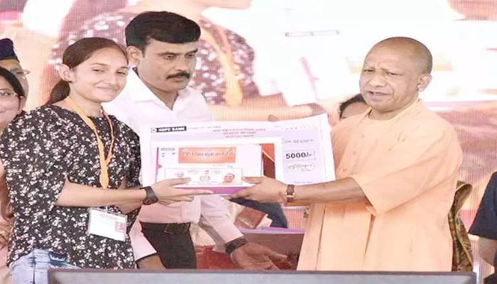 CM YOGI ने हरदोई को दी 541 करोड़ की परियोजानाओं की सौगात