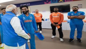 ‘हम हमेशा आपके साथ’…WC फाइनल में हार के बाद टीम इंडिया के ड्रेसिंग रूम पहुंचे PM मोदी, शमी को लगाया गले