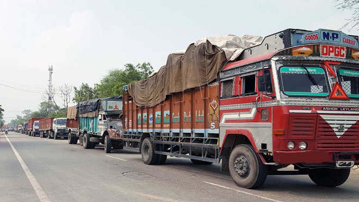 सड़क मंत्रालय ने ट्रक चालकों को हादसों की सूचना देने के लिए तकनीकी प्रणाली बनाने का दिया प्रस्ताव