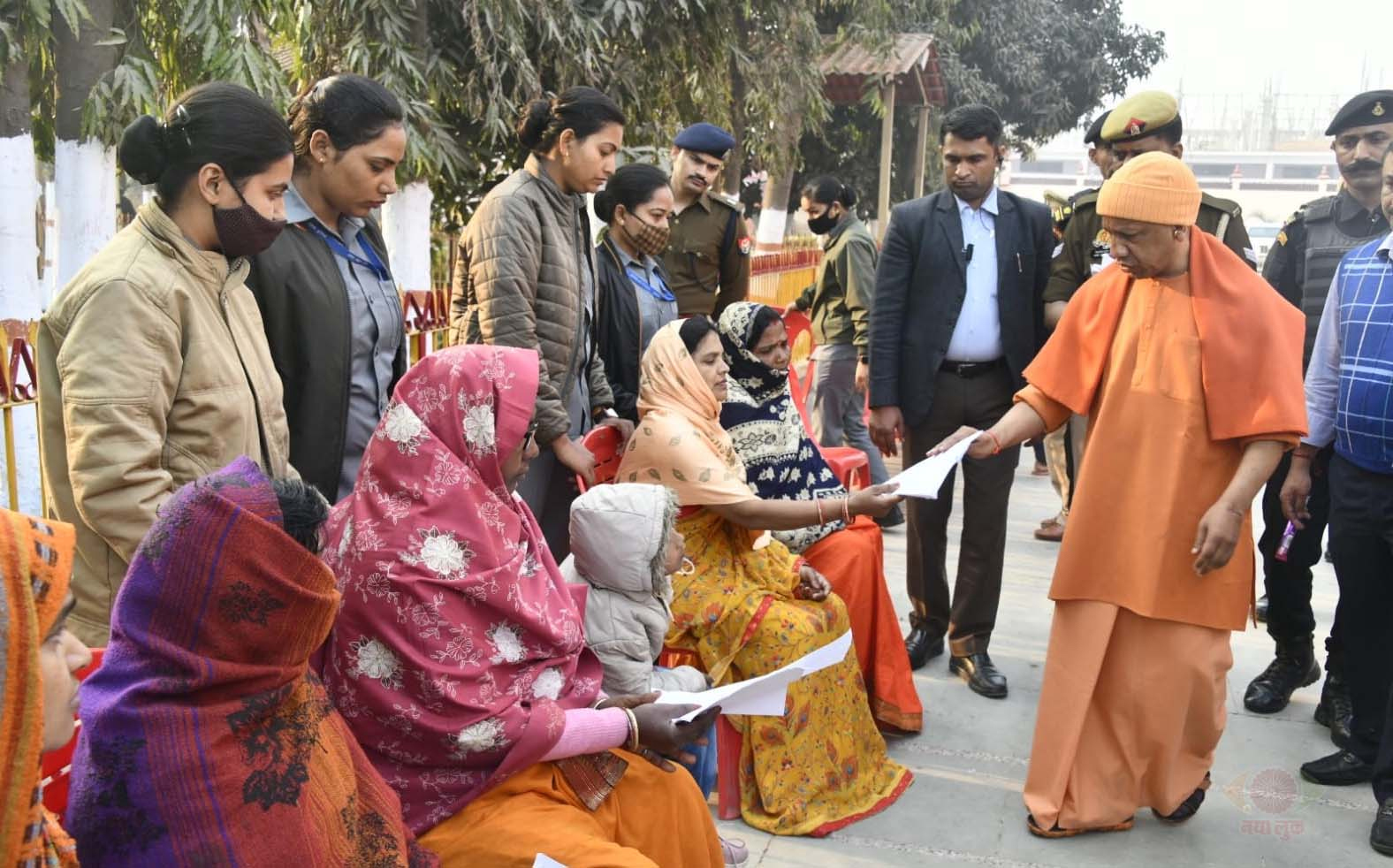 सबकी समस्या का निस्तारण सरकार की प्राथमिकता : सीएम योगी