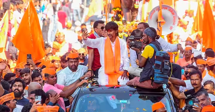 महाराष्ट्र सरकार ने मराठाओं की मांगें मानीं, आंदोलन समाप्त
