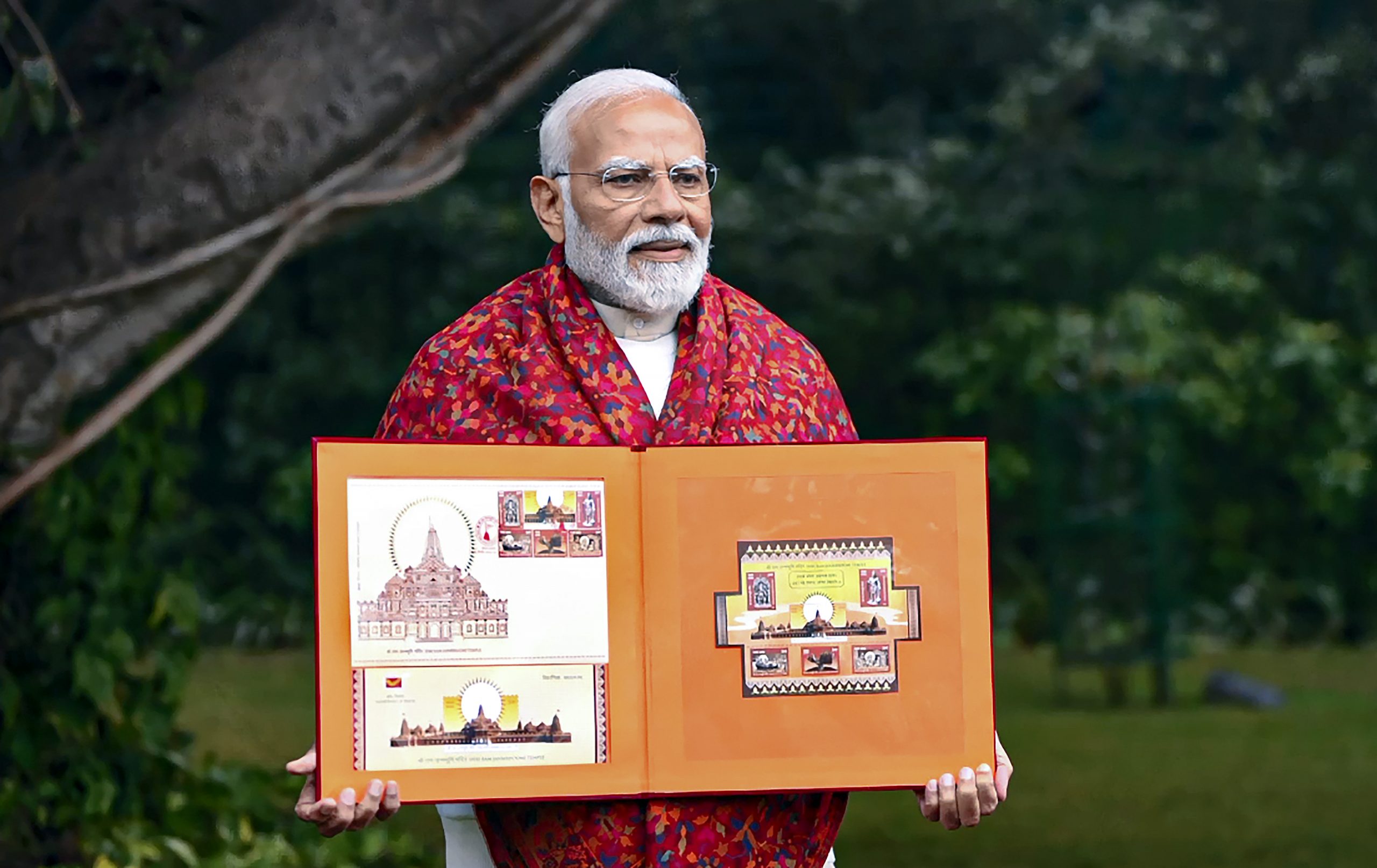 पीएम मोदी ने श्री राम जन्मभूमि मंदिर पर जारी किया विशेष स्मारक डाक टिकट