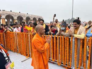 Ram Mandir : 12:05 से शुरू होगी प्राण प्रतिष्ठा की प्रक्रिया, सीएम योगी और मोहन भागवत मंदिर परिसर में मौजूद, कुछ ही देर में राम मंदिर पहुंचने वाले हैं पीएम मोदी