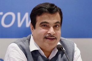 कांग्रेस के इस नेता ने कर दी बड़ी मांग, मोदी रिटायर हों तो नितिन गडकरी बनें पीएम, कहा- वह देश को विकसित करने की सोच रखते हैं