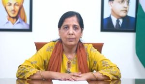 CM Kejriwal की पत्नी सुनीता केजरीवाल आज दोपहर काे करेंगी प्रेस कांफ्रेंस, कर सकती हैं बड़ा खुलासा
