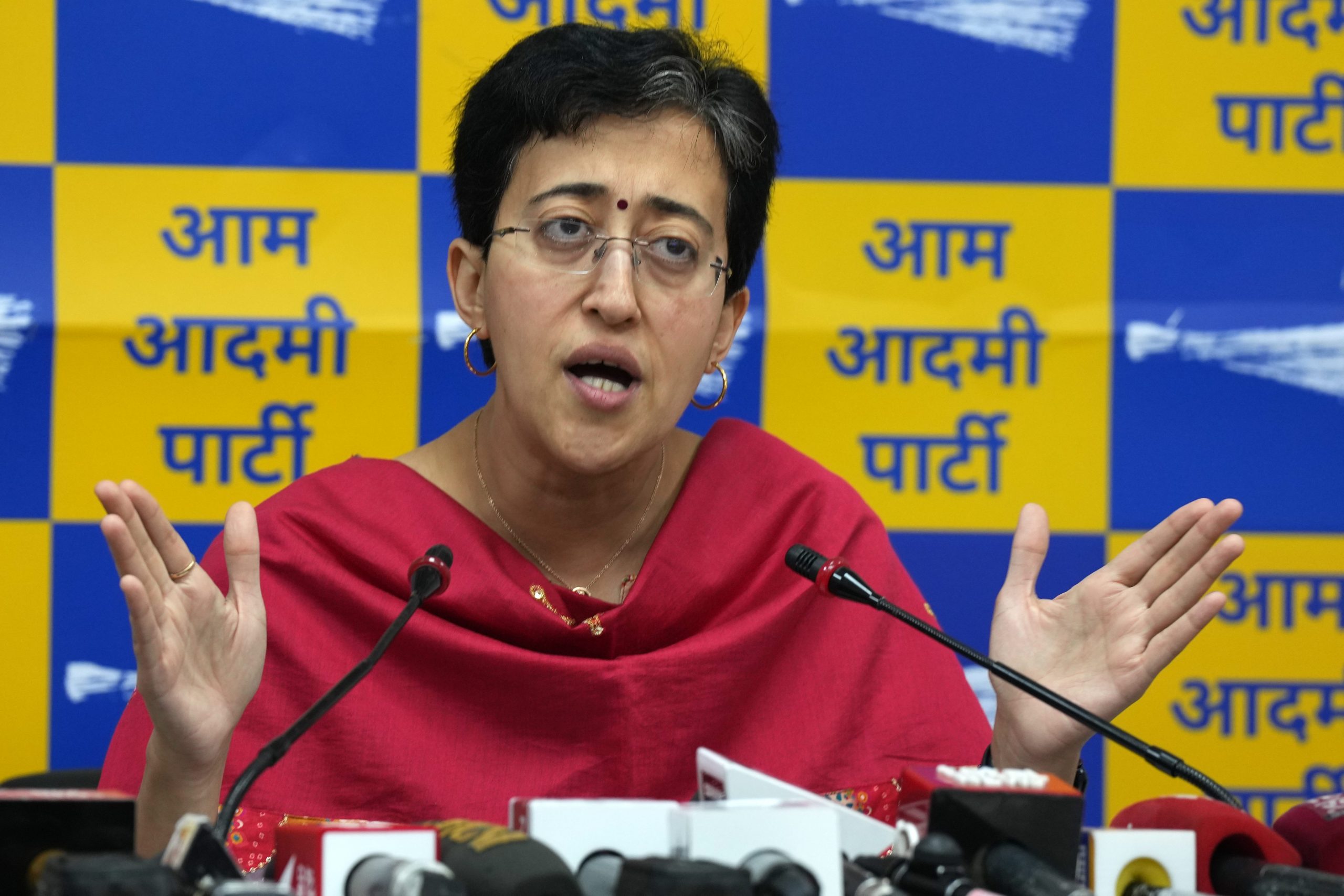 चुनाव आयोग ने रोका AAP का कैंपेन सॉन्ग : आतिशी