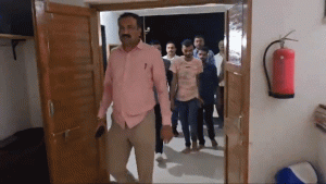 Mumbai Crime Branch को मिली बड़ी सफलताः सलमान खान के घर के बाहर फायरिंग करने वाले 2 आरोपी गुजरात से गिरफ्तार