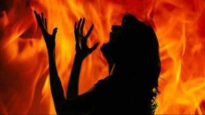 Amritsar : 6 महीने की गर्भवती पत्नी को चारपाई के साथ बांधकर जिंदा जलाने वाला गिरफ्तार