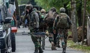 जम्मू-कश्मीर : आतंकवादियों ने सेना की एम्बुलेंस पर गोलियां चलायीं, सर्च ऑपरेशन जारी
