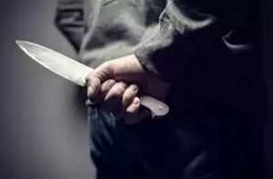 DELHI CRIME NEWS : फोन कर घर से बाहर बुलाया, फिर सीने में घोंपा चाकू; दिल्ली के अमन विहार में छात्र की हत्या