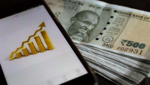 Dollar vs Rupee: रुपया शुरुआती कारोबार में सात पैसे की बढ़त के साथ 83.24 प्रति डॉलर पर पहुंचा