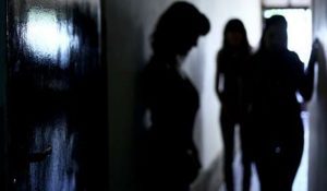 गुरुग्राम में ऑनलाइन चल रहे सेक्स रैकेट का भांडाफोड, नकली ग्राहक बनकर पुलिस ने रंगेहाथ पकडे़ आरोपी