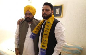 बसपा को लगा बड़ा झटकाः होशियारपुर से BSP प्रत्याशी Rakesh Soman ‘आप’ में शामिल