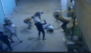हरियाणा के चरखी-दादरी में सरेआम खूनी खेल-15–16 हथियारबंद बदमाशों ने किया 2 युवकों पर हमला, 1 की मौत 1 गंभीर घायल