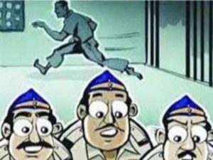 नोएडा में हवालात की जाली काटकर भागा चोर, पुलिस तलाश में जुटी