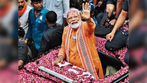 वाराणसी में 20 को PM मोदी का दौरा, लगाए गए विशेष बैनर