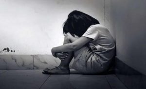 रिश्ते हुए तार-तार..पहले पिता ने किया दुष्कर्म, फिर मौसा और सगा भाई बना हैवान