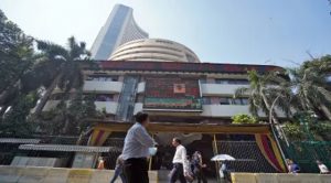 निराश निवेशकों की बिकवाली से शेयर बाजार में भूचाल, डूबे 31 लाख करोड़