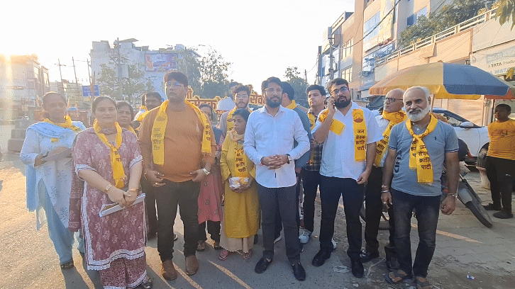 Jan Sewak Kranti Party ने तेज किया जनसंपर्क अभियान, जनता के बीच कलम लेकर पहुंचे जनसेवक