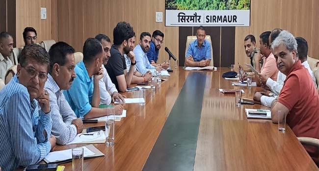 अवैध खनन को रोकने के लिए विभागीय अधिकारी उठाएं कारगर कदम : उपायुक्त