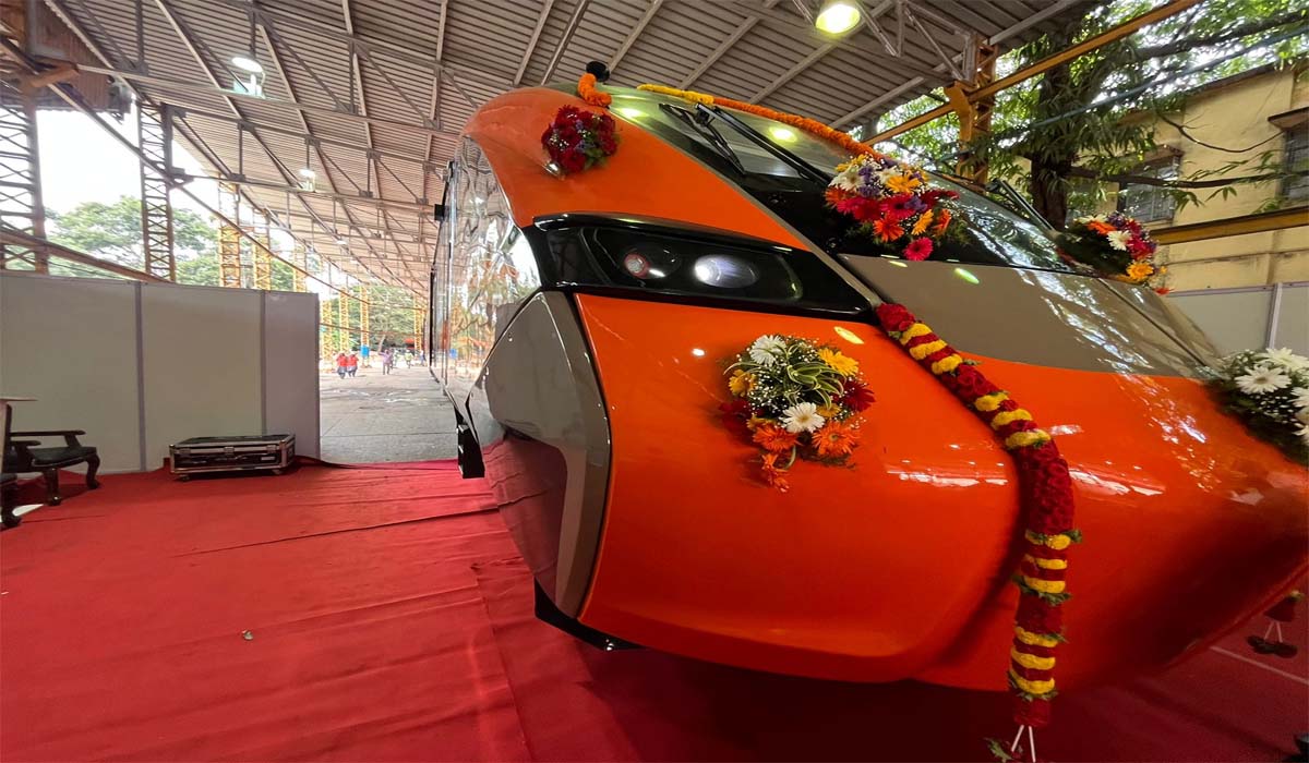 प्रधानमंत्री नरेंद्र मोदी 15 सितंबर को एक साथ 10 Vande Bharat ट्रेनों को दिखाएंगे हरी झंडी