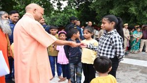 जल्द से जल्द करें जनता की समस्याओं का समाधान : CM Yogi Adityanath