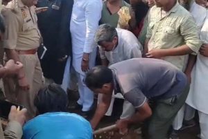 कब्रिस्तान में दफनाए गए शव के साथ बर्बरता, बदमाश काट ले गये सिर, इलाके में दहशत