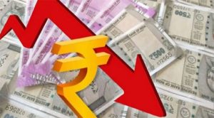 डॉलर के मुकाबले रुपया फिसलकर 84 के पार, क्यों गिर रही है भारतीय मुद्रा?