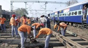 केंद्रीय कैबिनेट ने 11.72 लाख रेलवे कर्मचारियों को दिया तोहफा, 2,028 करोड़ रुपये बोनस की दी मंजूरी