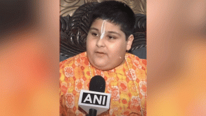 ‘वह लड़का मूर्ख है’, स्वामी रामभद्राचार्य से डांट खाने वाले ‘बाल संत’ Abhinav Arora का बयान आया सामने, जानें क्या बोले
