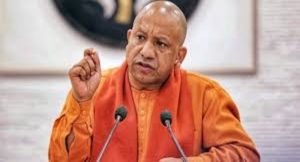 CM योगी की अधिकारियों को चेतावनी: ‘जनता की मदद में लापरवाही हुई तो होगी कार्रवाई’