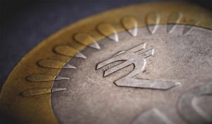 Rupee vs Dollar: रुपया शुरुआती कारोबार में एक पैसे की बढ़त के साथ 84.07 प्रति डॉलर पहुंचा 