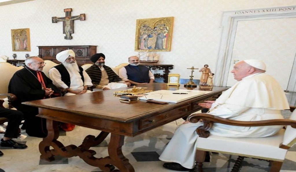 Dera Beas Baba Gurinder Singh Dhillon and new Sect chief Jasdeep Singh Gill met the Pope Francis in Italy