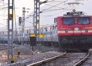 बिजनौर में रेल पटरी पर रखे गए पत्थर, पीसती हुई सकुशल गुजर गई मेमू ट्रेन