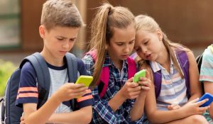 Australia सरकार का फैसला, 16 साल से कम उम्र के बच्चे नहीं कर पाएंगे Social Media का इस्तेमाल