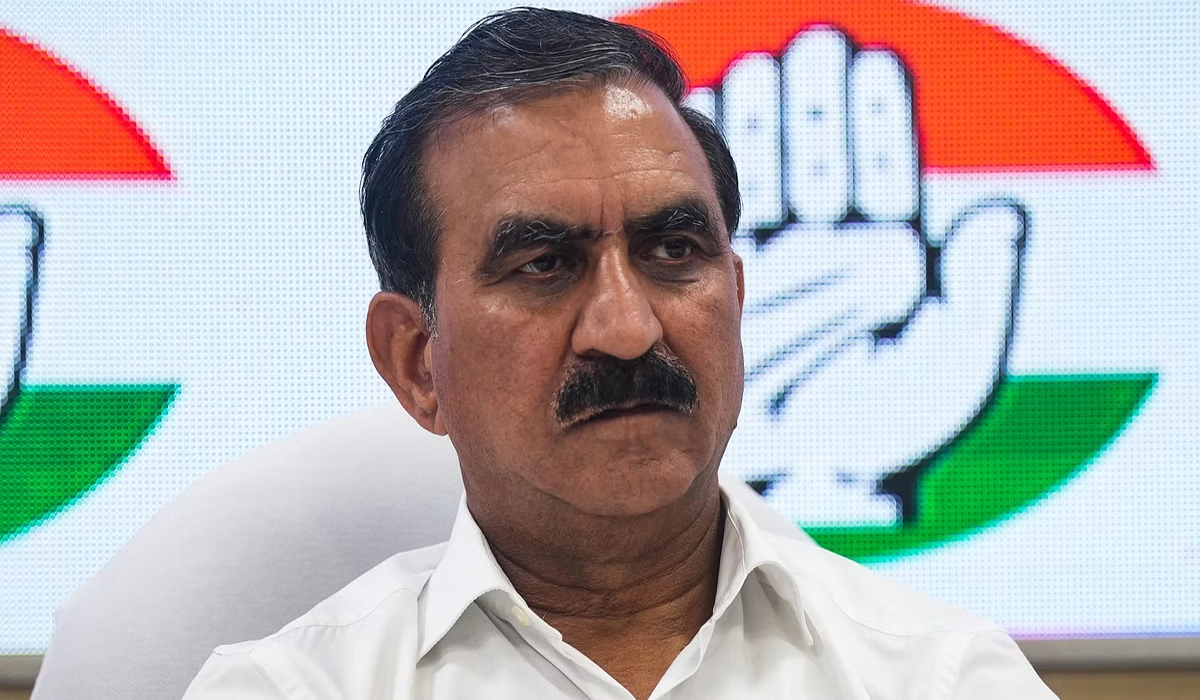 Himachal: CM सुक्खू के खिलाफ युवक ने की अभद्र टिप्पणी, पुलिस ने हरियाणा बॉर्डर से किया गिरफ्तार