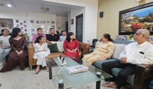 मुंबई में चीनी महावाणिज्य दूतावास ने कोटनिस के परिजनों से की भेंट