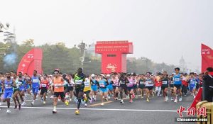 युवा चीनी धावकों ने अपनाया ‘मैराथन जीवन’