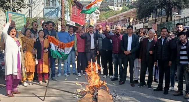 बीजेपी कार्यालय के बाहर अडानी का पुतला जलाने के मामले में चंडीगढ़ कांग्रेस के नेता गिरफ्तार