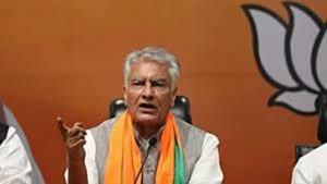 दिल्ली में विरोध प्रदर्शन करने जा रहे किसानों को पंजाब सरकार से धान पर एमएसपी का भुगतान न करने पर करना चाहिए सवाल: जाखड़