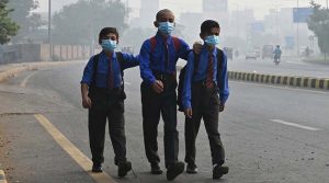 Pakistan:  खतरनाक वायु गुणवत्ता के कारण लाहौर में एक सप्ताह के लिए स्कूल रहेंगे बंद 
