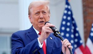 US Elections : चुनावी रैली में गरजे ट्रंप, लोगों से बोले- कमला हैरिस से कहें अब बहुत हो चुका