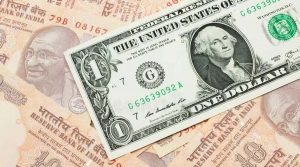 Rupee VS Dollar : रुपया शुरुआती कारोबार में 8 पैसे की गिरावट के साथ 84.38 प्रति डॉलर पर पंहुचा