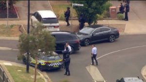 Australia: Melbourne में पुलिस पर गोली चलाने वाला कई घंटों की घेराबंदी के बाद गिरफ्तार