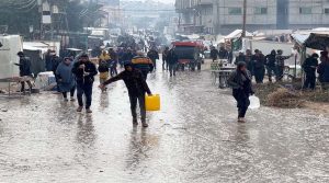 Gaza War: गाजा में जंग के बीच बाढ़ का खतरा, बारिश का पानी बढ़ाएगा फिलिस्तीनियों की मुश्किलें